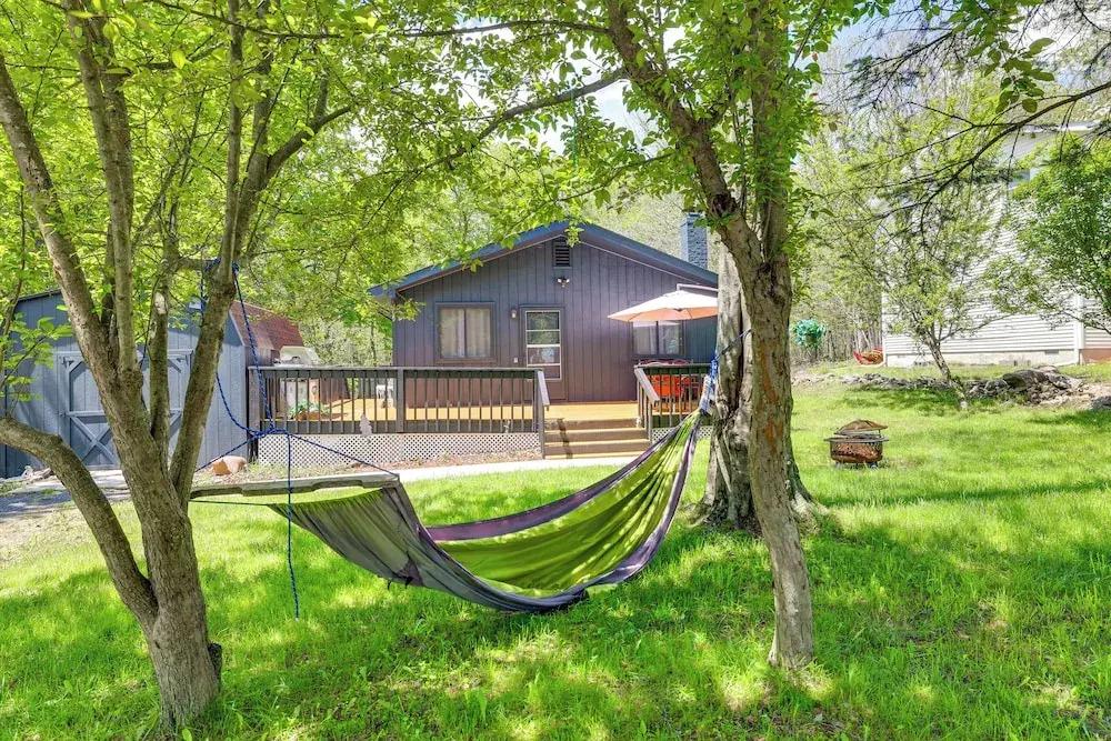 Walk to Lake Carobeth: Gem in Pocono Country Place