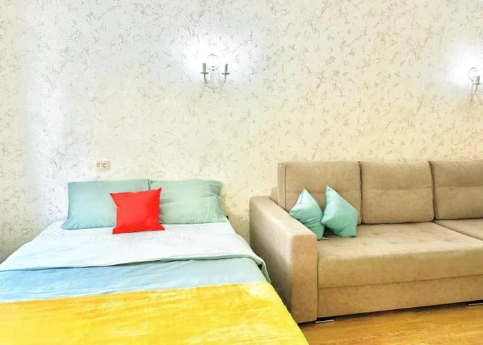 Studiya v samom tsentre s parkovkoy Flat