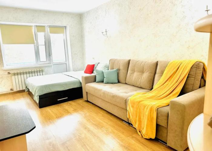 Studiya v samom tsentre s parkovkoy Flat