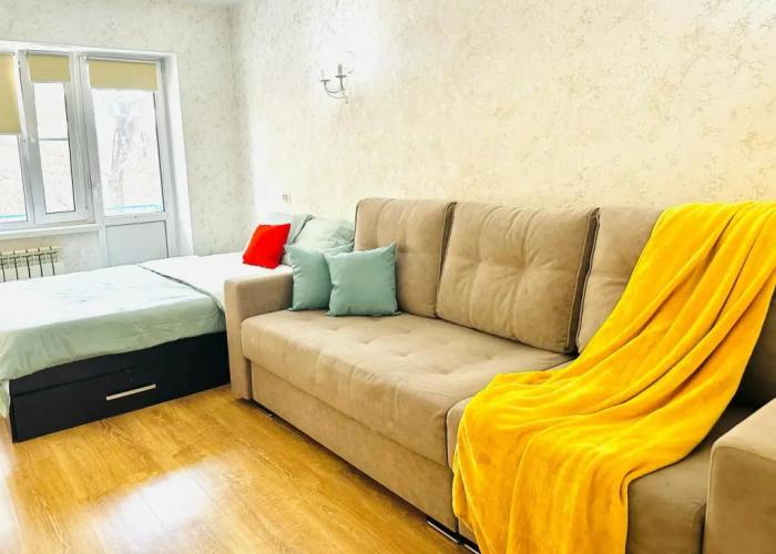 Studiya v samom tsentre s parkovkoy Flat