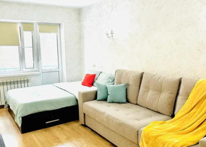 Studiya v samom tsentre s parkovkoy Flat