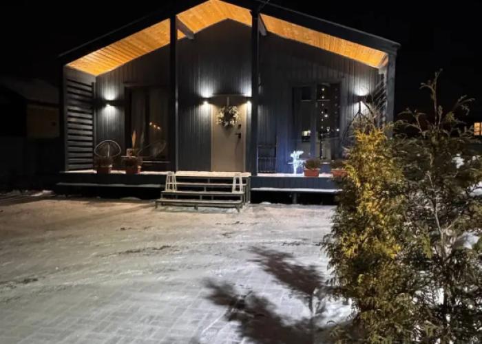 Uyutny dom v stile barnkhaus, s saunoy, nedaleko ot reki Private house