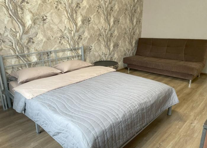 V Tsentre Goroda V 4-M Mikrorayone Flat
