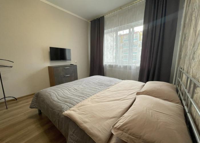 V Tsentre Goroda V 4-M Mikrorayone Flat