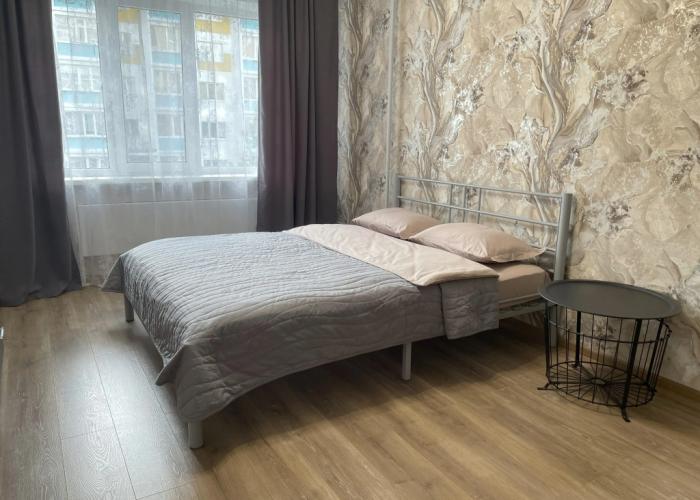 V Tsentre Goroda V 4-M Mikrorayone Flat