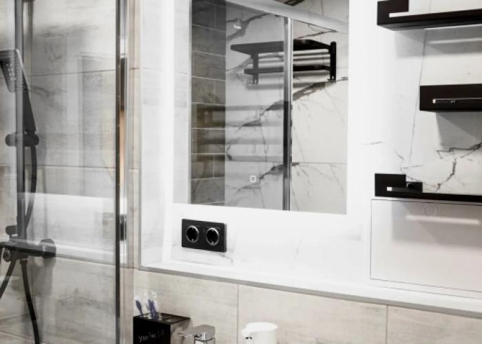 Uyutnaya s dizaneynerskim remontom v tsentre goroda Flat
