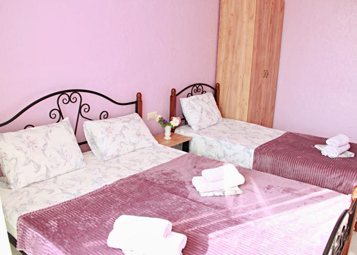 Rozovaya Laguna Guest House