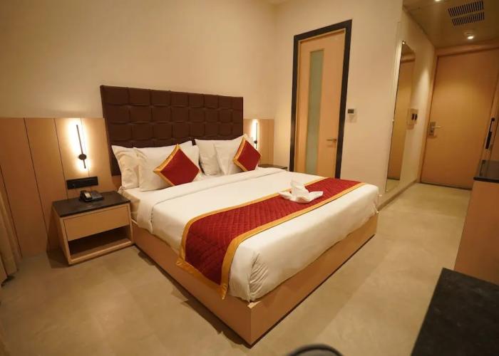 Crown Park Luxury Hotel