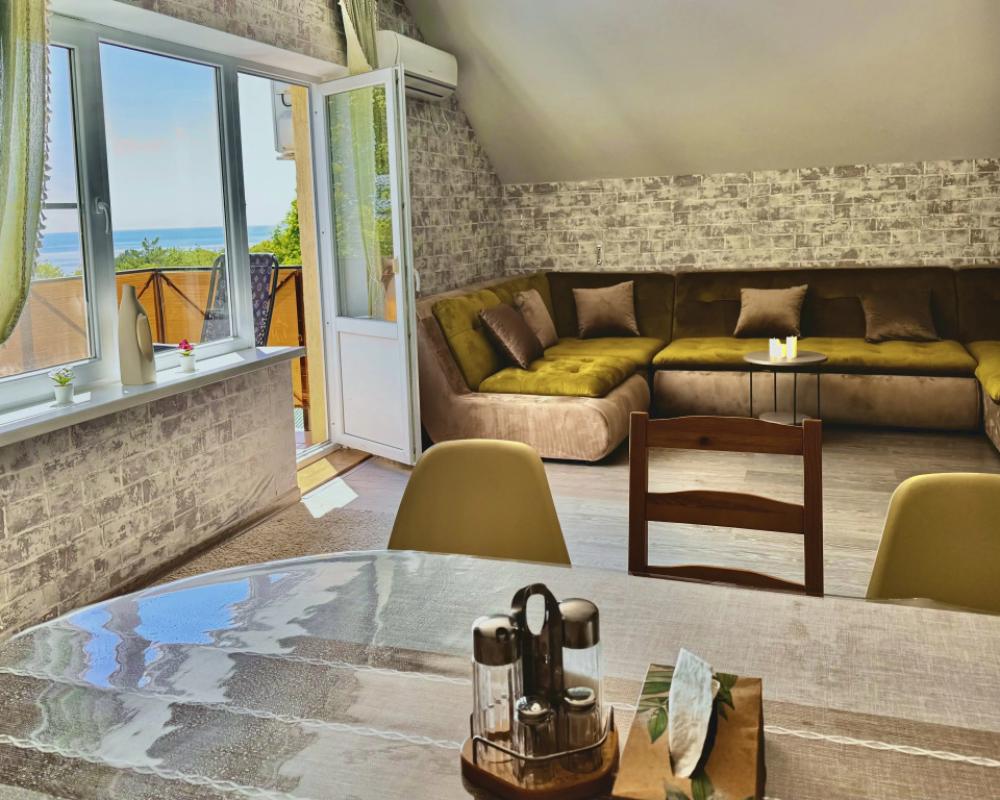 S Vidom na More, Rayskoe Mesto dlya Bolshoy Kompanii Apartments