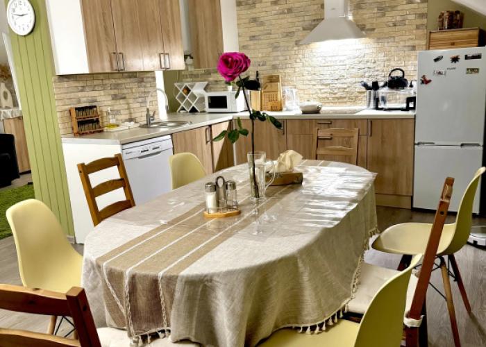 S Vidom na More, Rayskoe Mesto dlya Bolshoy Kompanii Apartments