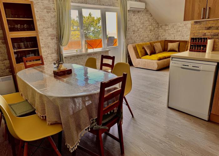 S Vidom na More, Rayskoe Mesto dlya Bolshoy Kompanii Apartments