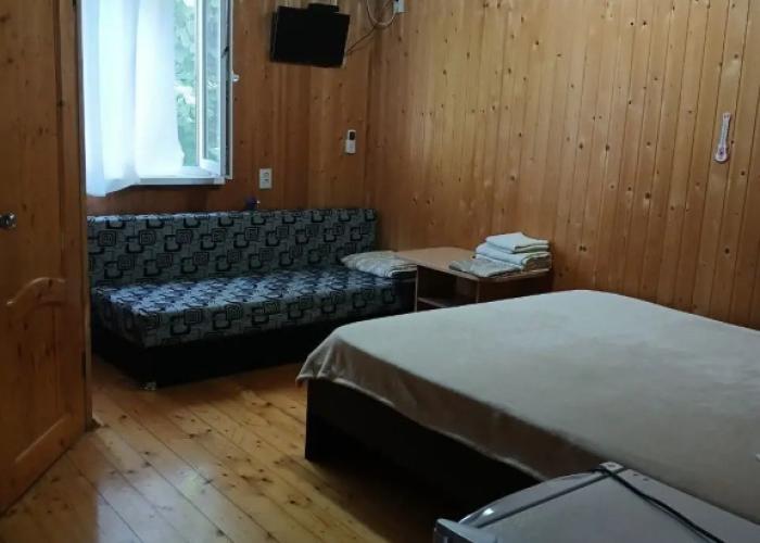Na Pervom Etazhe Flat