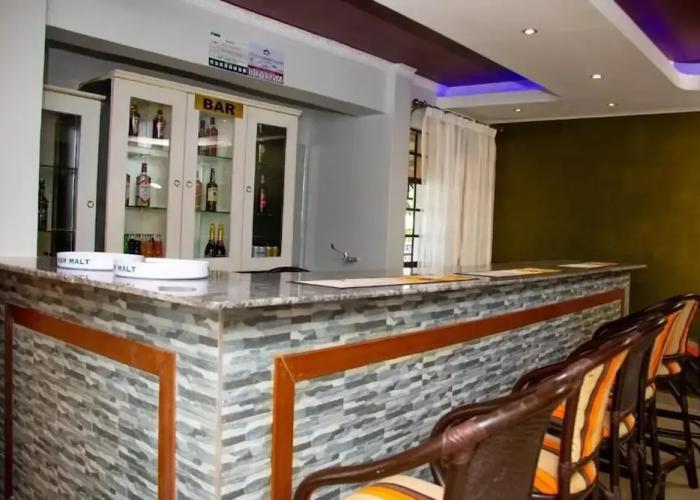 Mojoh Inn Hotel
