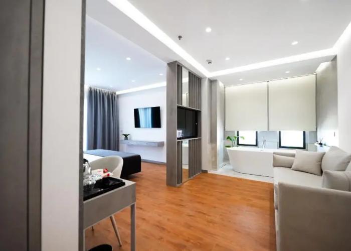 Naos Luxury Hotel
