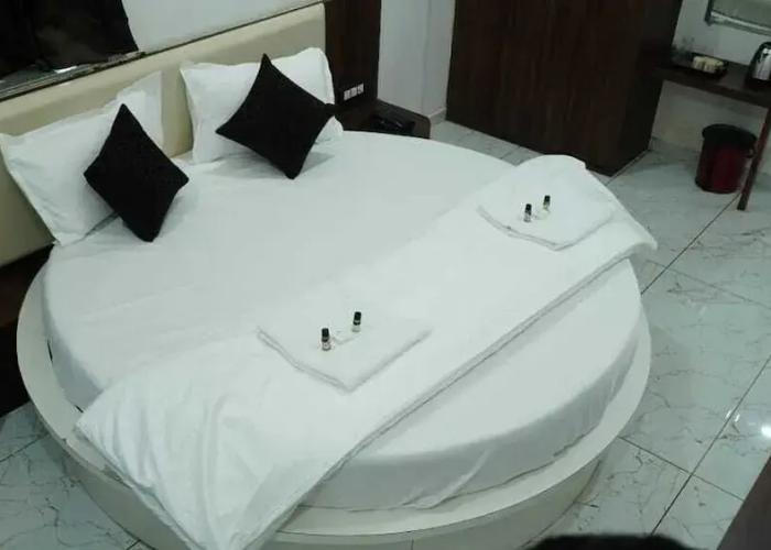 Hotel kailash inn