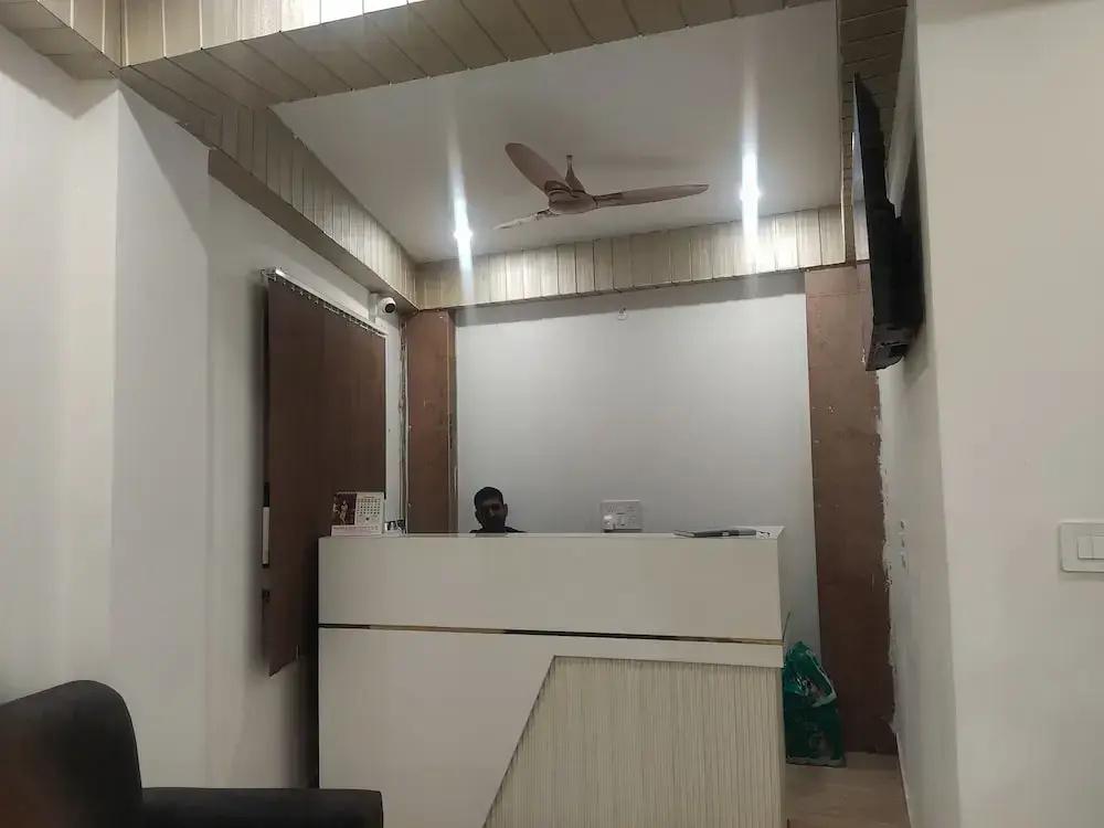 фото Hotel Abhinandan