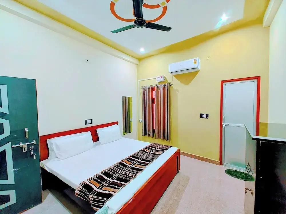 фото Hotel Raghukul