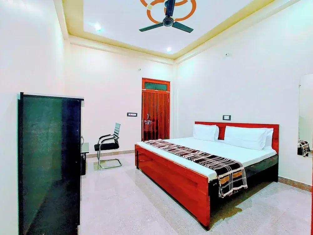 фото Hotel Raghukul