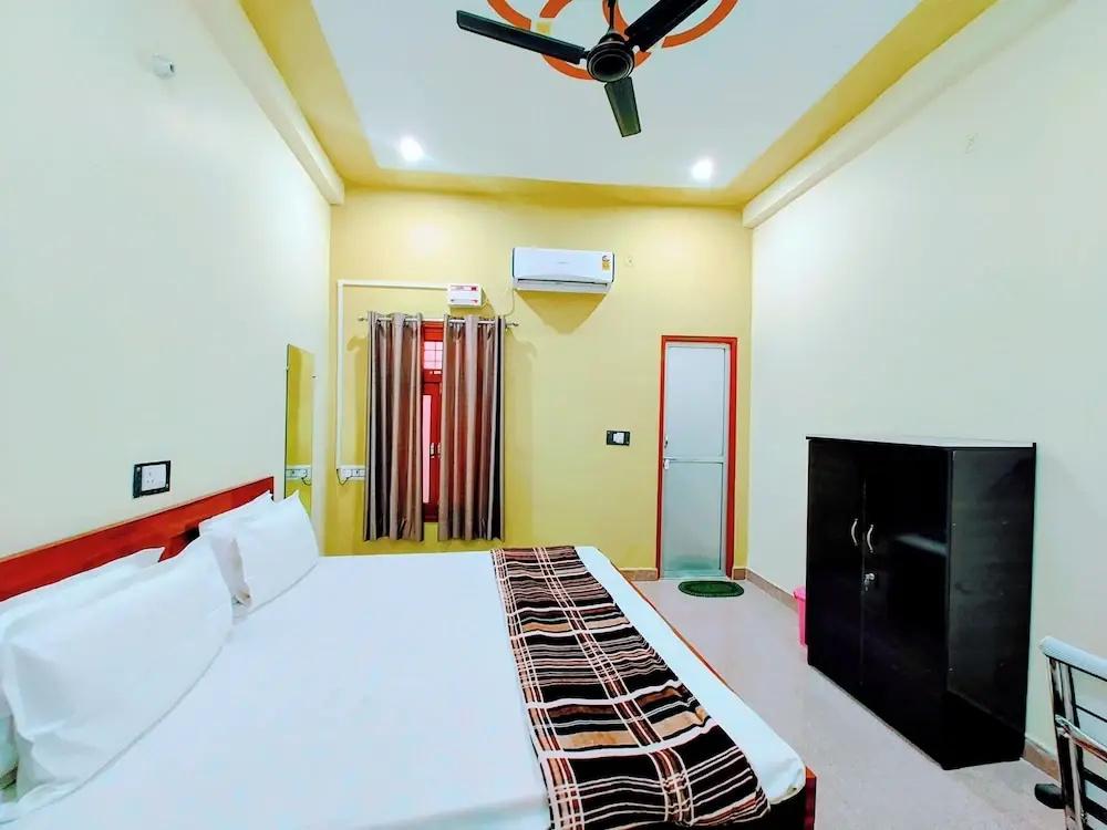 фото Hotel Raghukul