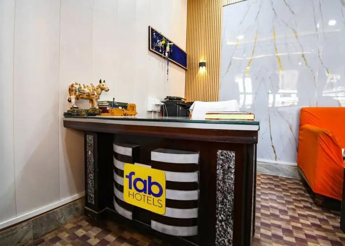 Fabhotel Geeta Bhawan