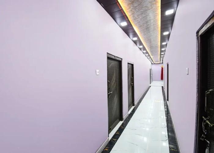 Fabhotel Geeta Bhawan