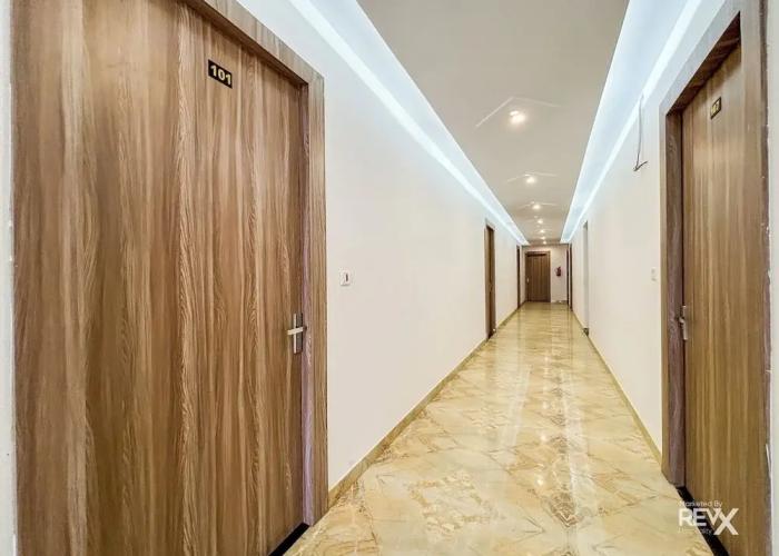 Raghuveer Sadan, Near Ram Mandir - 10 Min Walk