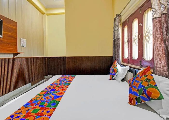 Fabhotel Raghunandan Inn