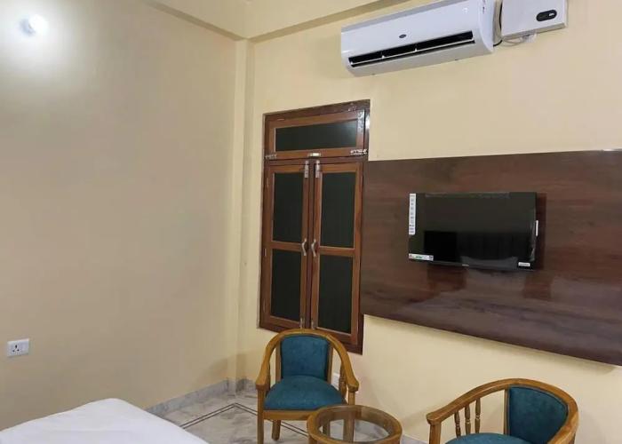 Saraswati Luxurius Home Stay