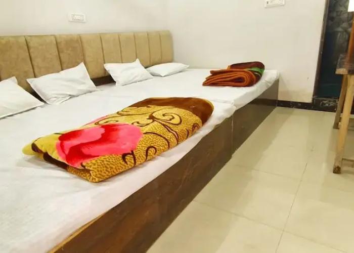 Shri Ayodhya Dham Hotel And Restaurant