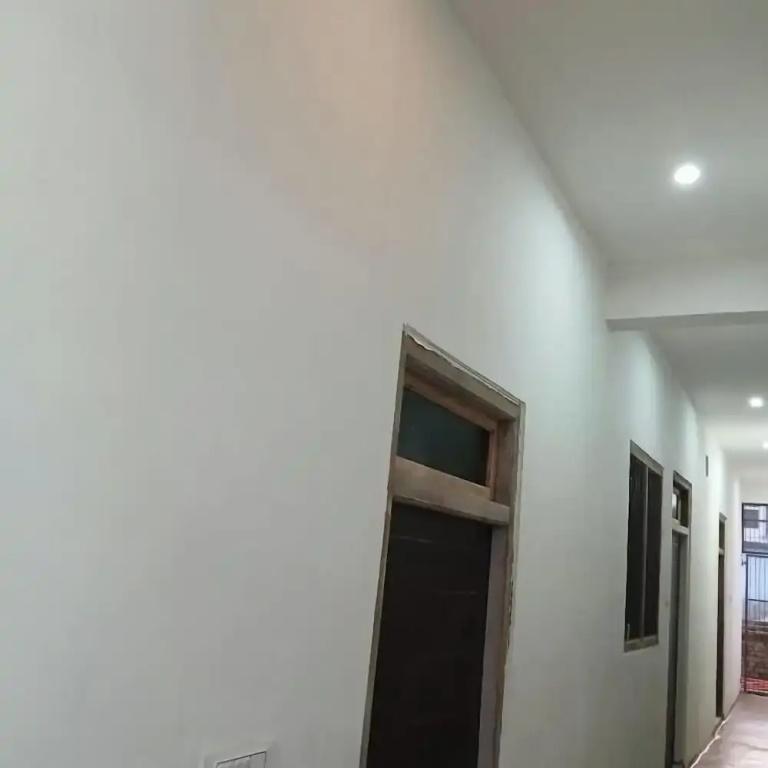 фото Awadh Biharee Inn