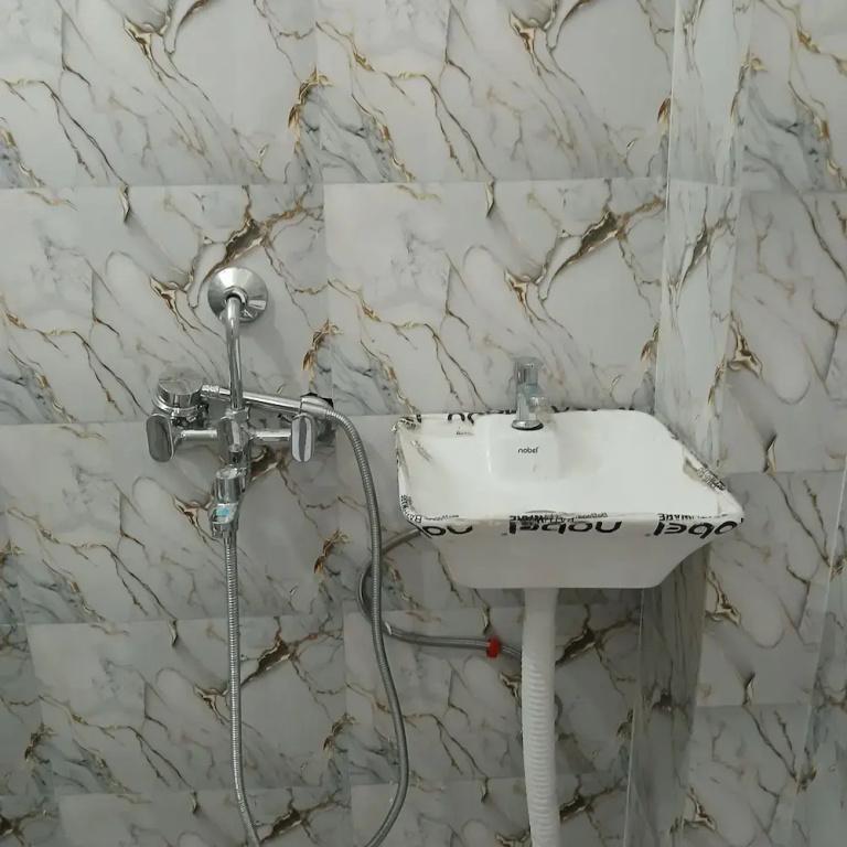 фото Awadh Biharee Inn