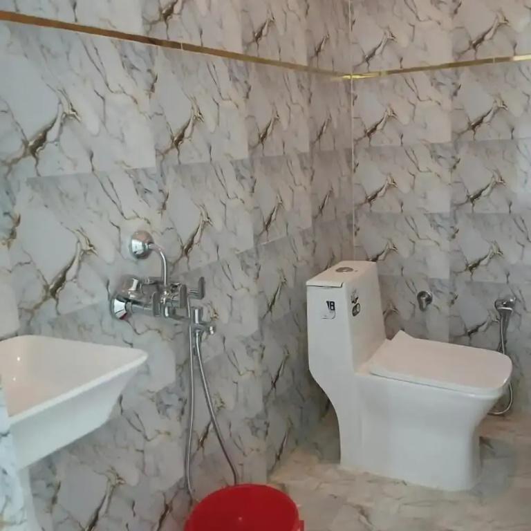 фото Awadh Biharee Inn