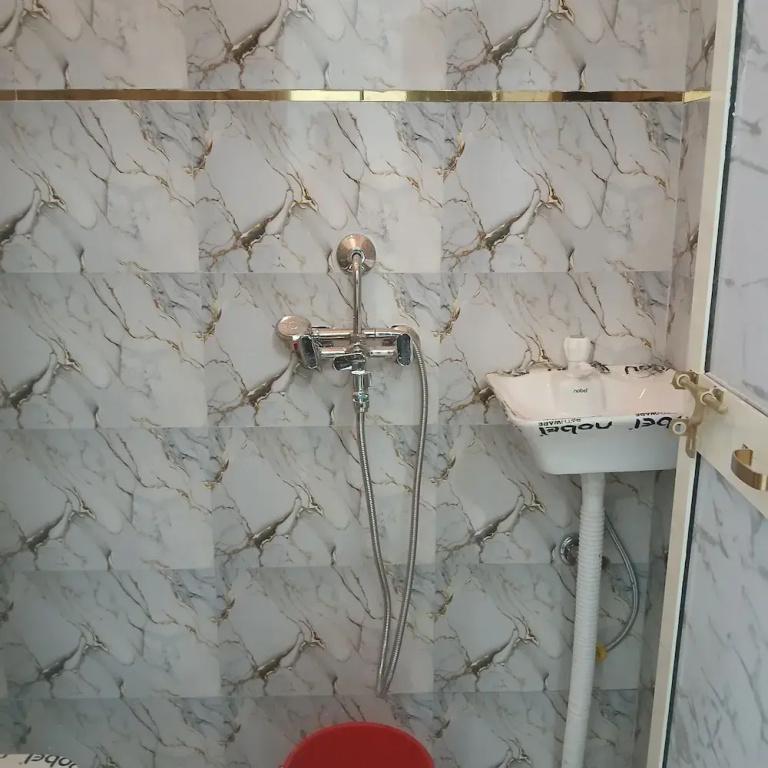 фото Awadh Biharee Inn