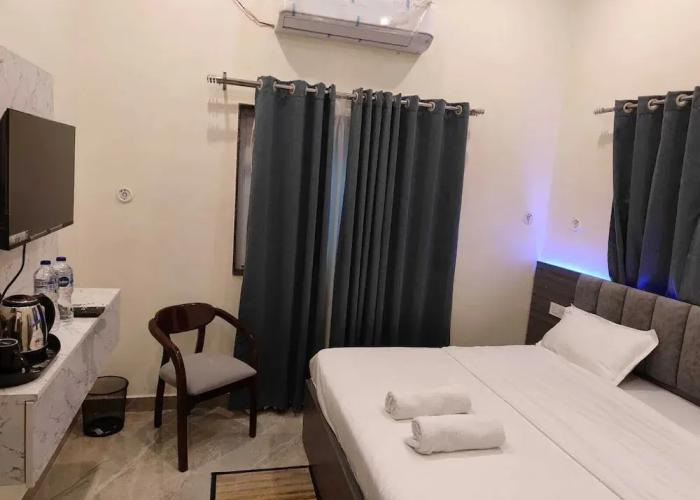 Raghupati Raghav Raja Ram Inn
