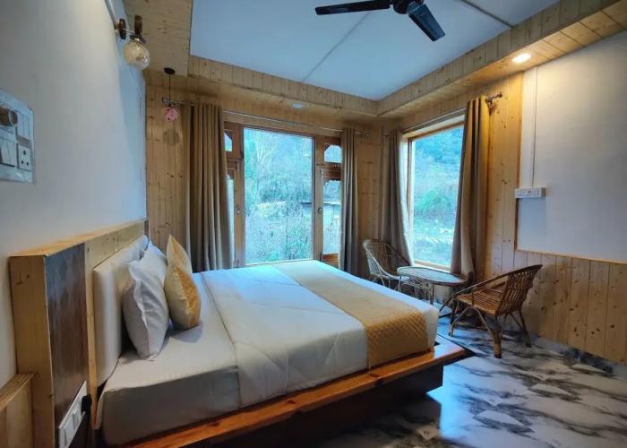 Tirthan Stone Age inn