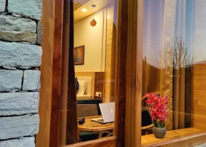 Tirthan Stone Age inn