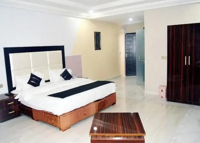 Tatiana Hotel and Suites