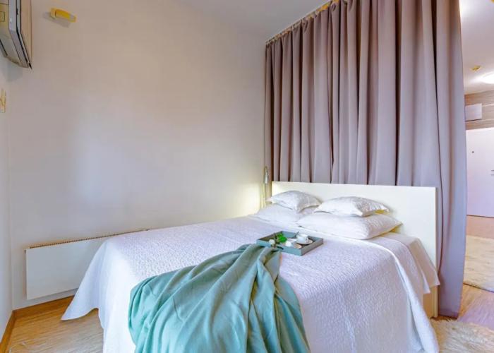 Uyutnaya Studiya S Terrasoy Apartments