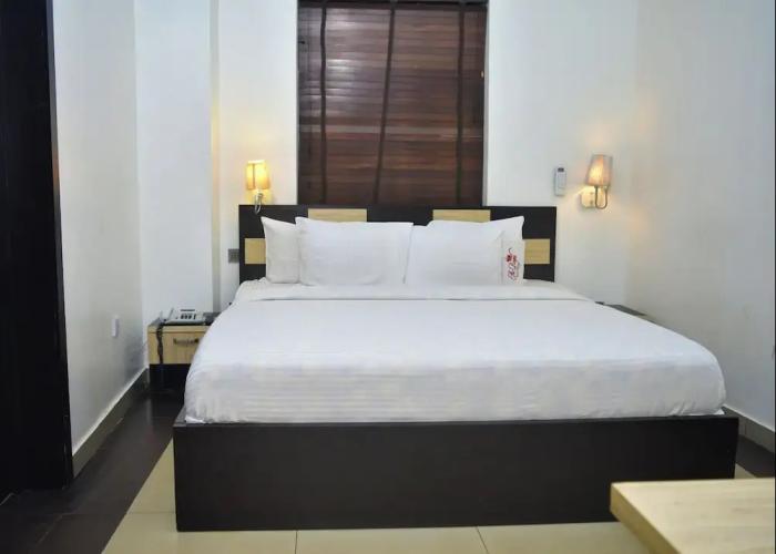 Ai-Royal Hotel & Suites