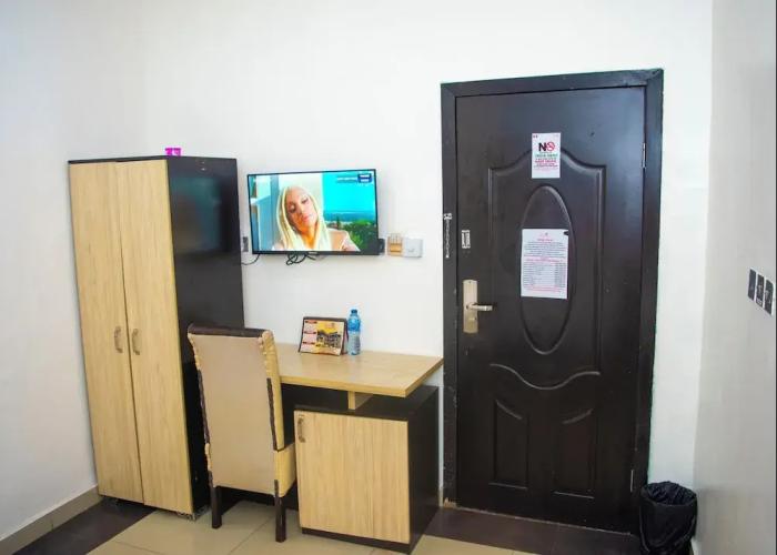 Ai-Royal Hotel & Suites
