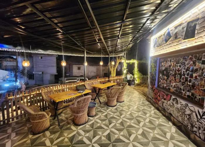 Hollywood Camps and Restaurant Bir