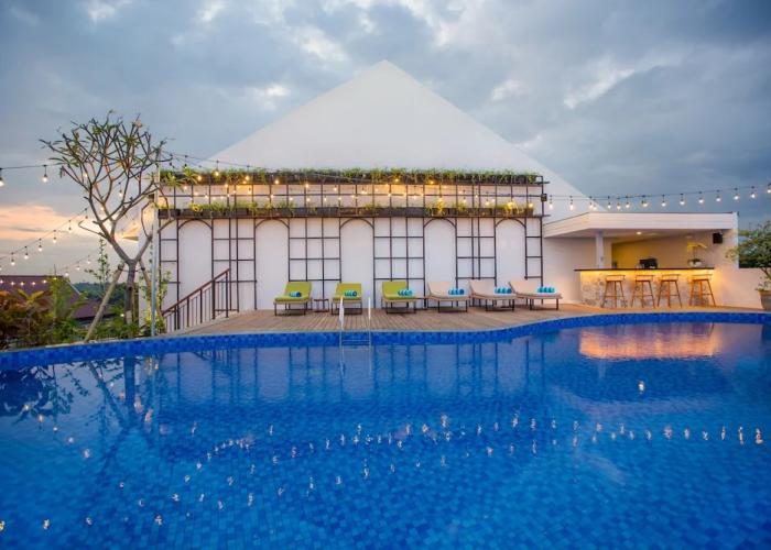 RV Hotel Gianyar