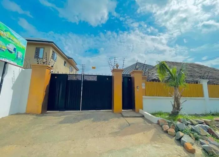 Nanas Holiday Let Guest House
