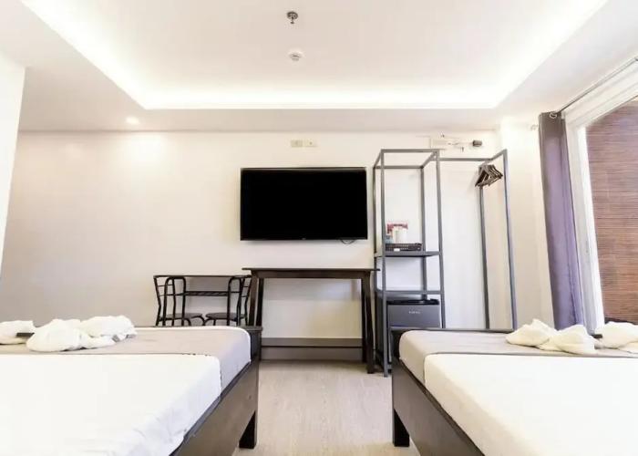 Spotlight Hotel near Hundred Islands wharf