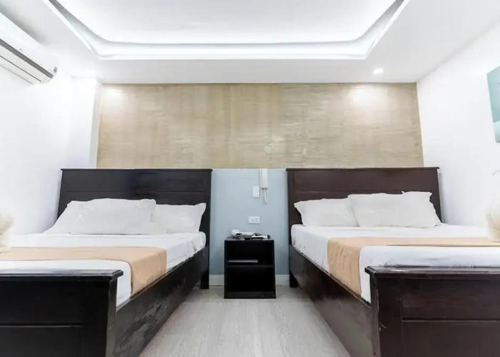 Spotlight Hotel near Hundred Islands wharf