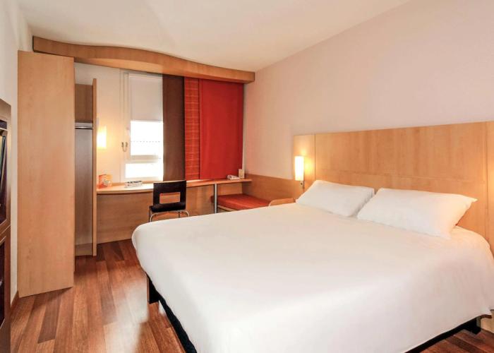 ibis Rochefort