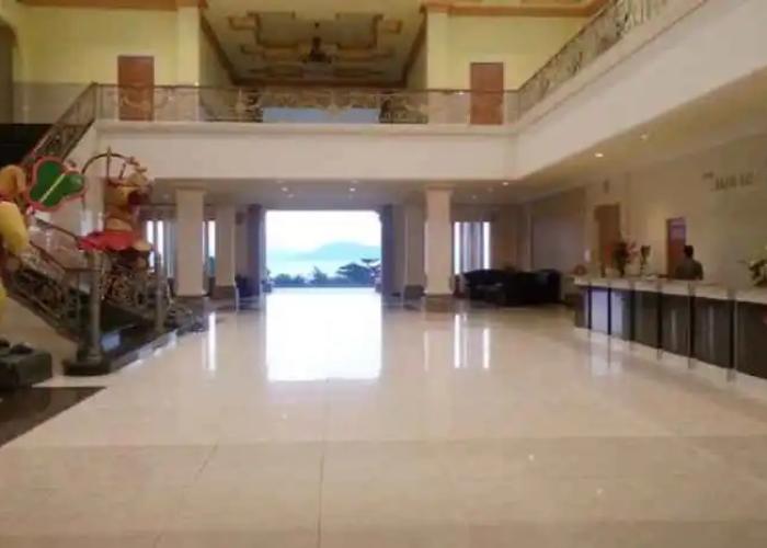 Bajau Bay Hotel & Resort