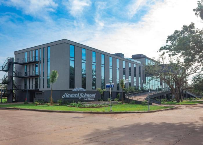 Howard Johnson Plaza La Ribera