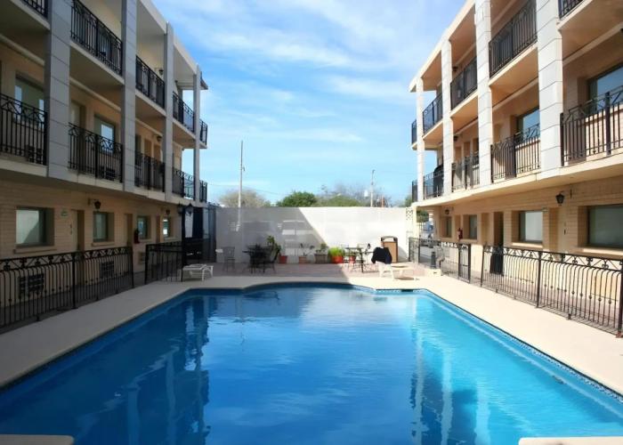 Hotel El Camino Inn & Suites