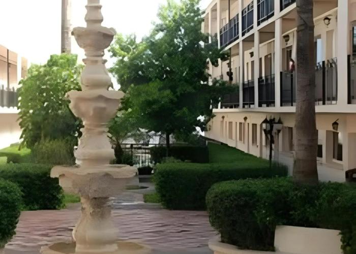 Hotel El Camino Inn & Suites